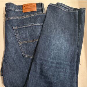 EUC Lucky Jeans dark wash 410 Athletic Straight 36x30! Handsome!